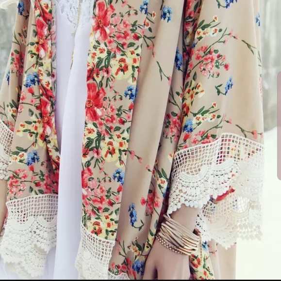 NWOT Taupe Boho Lightweight Floral Kimono - Picture 5 of 7